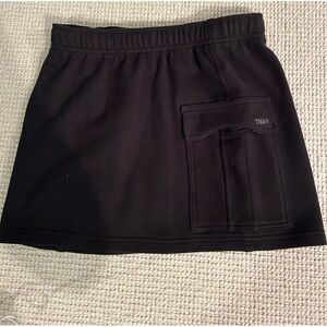 Aritzia Sweatfleece cargo skirt